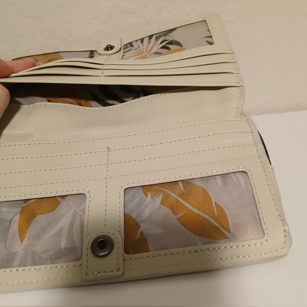 Lug Surrey‎ Cream Wallet